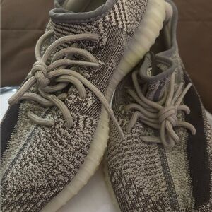 Zyon Yeezy Boost 350